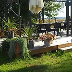 Soederstrand Kataja Bed & Breakfast